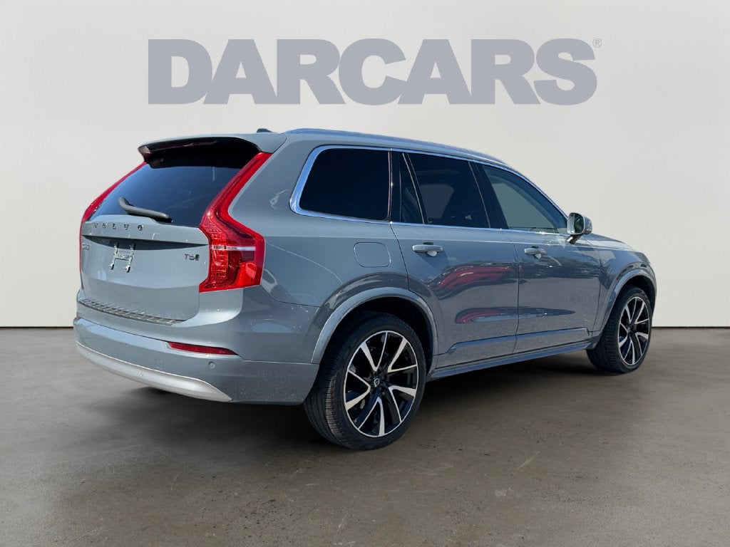 2022 Volvo XC90 T6 Momentum