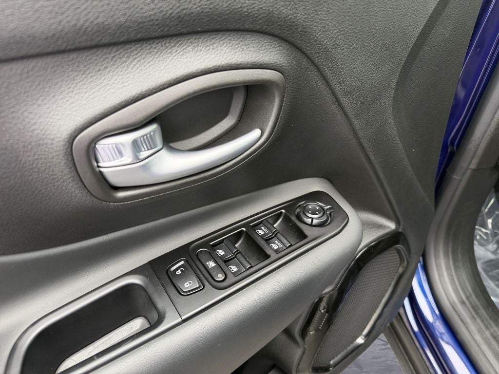 2020 Jeep Renegade Altitude Low Miles