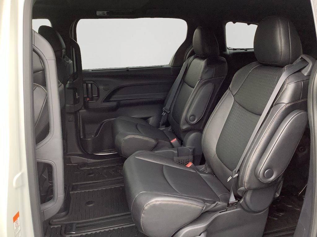 2026 Toyota Sienna Woodland Edition 7 Passenger