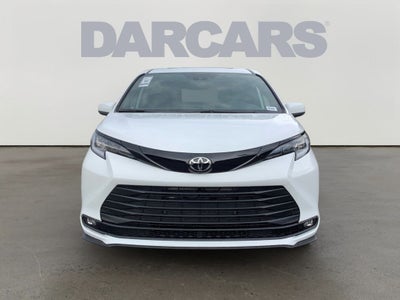 2026 Toyota Sienna Woodland Edition 7 Passenger