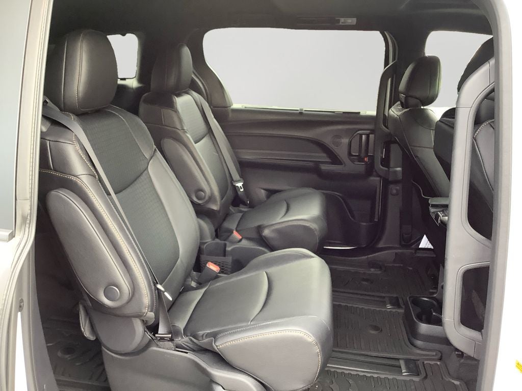 2026 Toyota Sienna Woodland Edition 7 Passenger