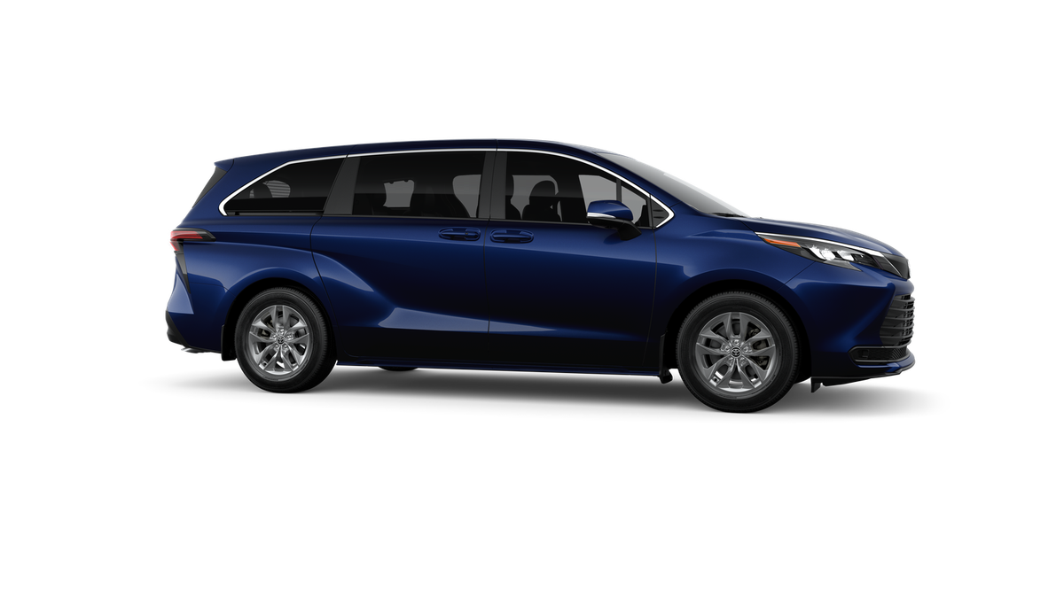 2026 Toyota Sienna LE 8 Passenger