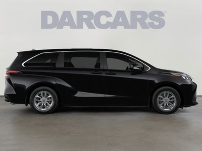 2026 Toyota Sienna LE 8 Passenger