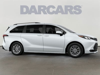 2026 Toyota Sienna XLE 8 Passenger