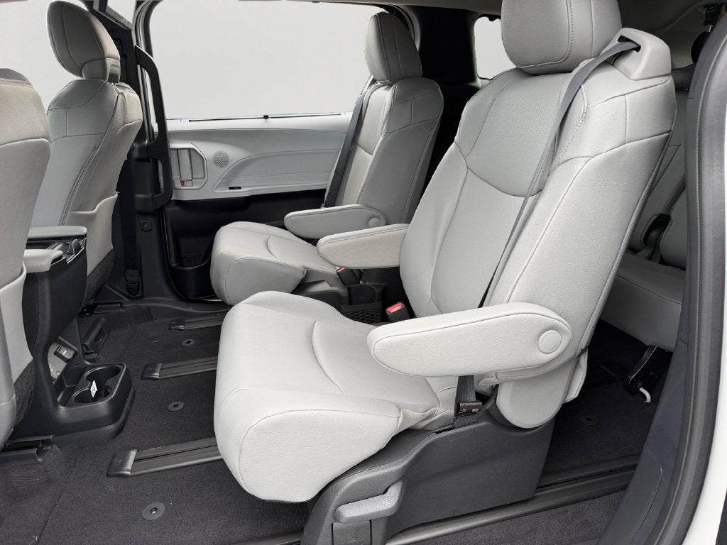 2026 Toyota Sienna XLE 7 Passenger